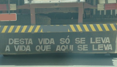 As melhores frases de para-choques de caminhão